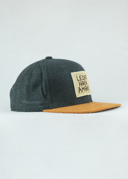 Cap "d´Hundskrippln: Lederhosnamore" - dark grey (Snapback)